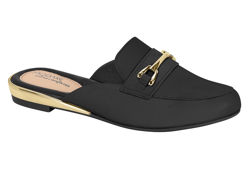 Mule Mocasín Plano Negro con Herraje Dorado Modare